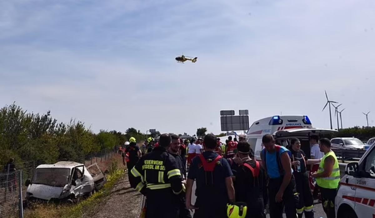 3 Killed after Van Carrying Migrants Tries to Evade Police in Austria